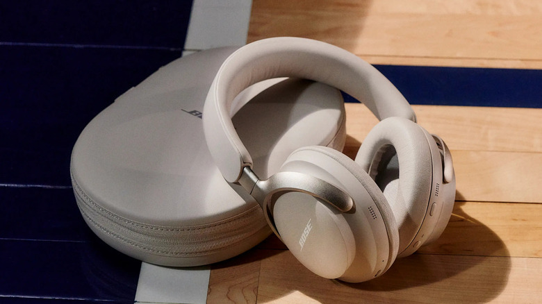 Bose headphones with case