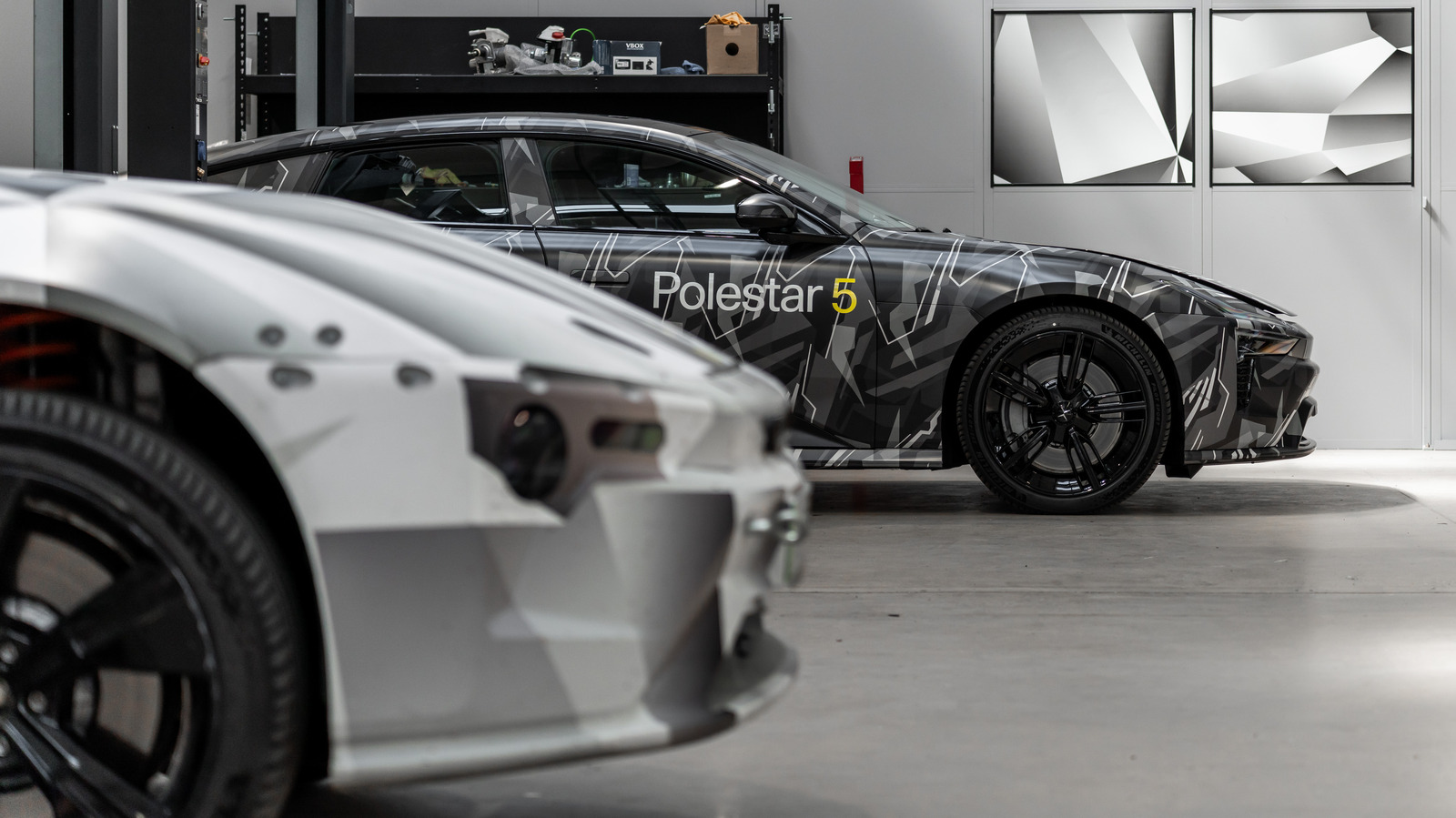 باتری موفقیت‌آمیز به Polestar قول می‌دهد 100 مایل برد الکتریکی را تنها در 5 دقیقه طی کند.