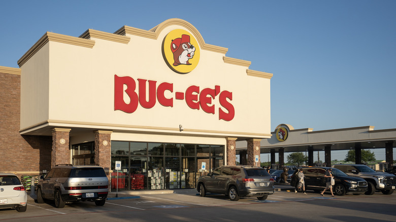 Exterior of Buc-ee's store