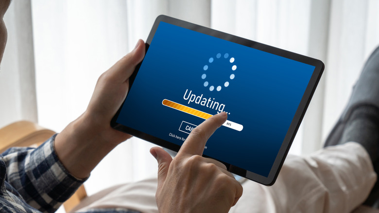 An update getting installed on a tablet