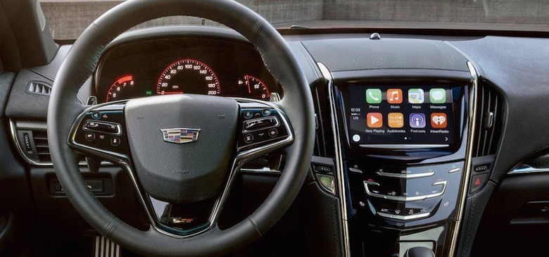 Cadillac integrates CarPlay and Android Auto into 2016 models