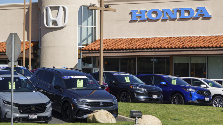 A Honda dealership located in Carlsbad, CA
