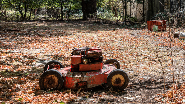 A neglected mower body