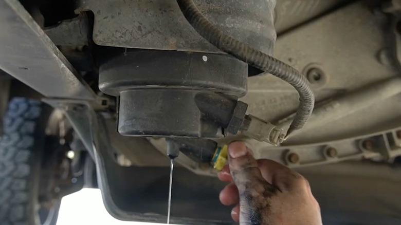 Filter replacement on a 6.7L Power Stroke engine