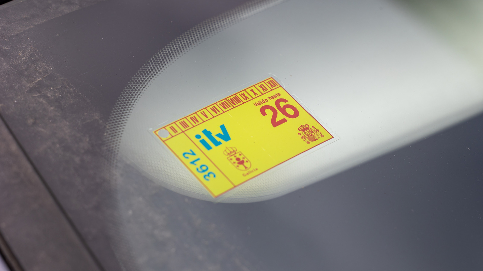 Can Goo Gone Remove Sticker Residue From Your Car's Windshield?