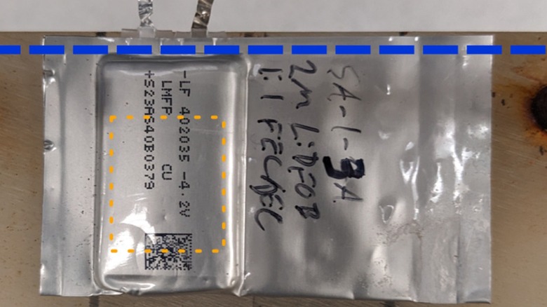 Battery pack under ultrasonic analysis