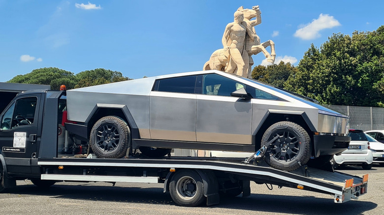 Tesla Cybertruck on tow truck