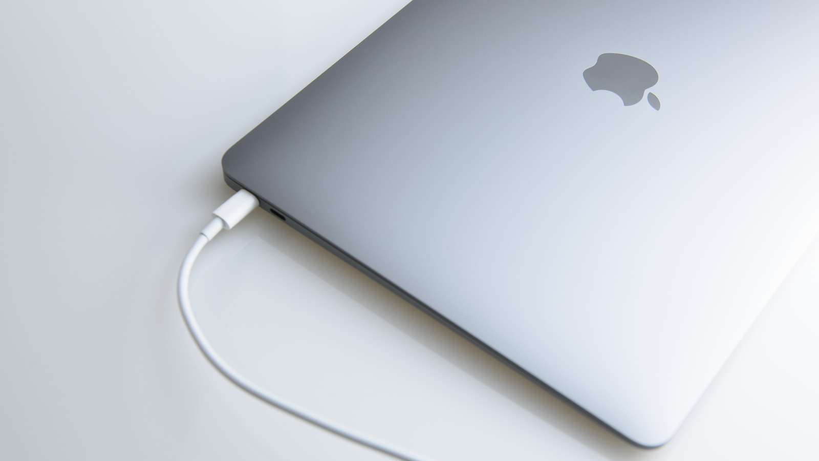 Can You Use a Phone Charger to Charge a Macbook Pro? – Kovol Inc.