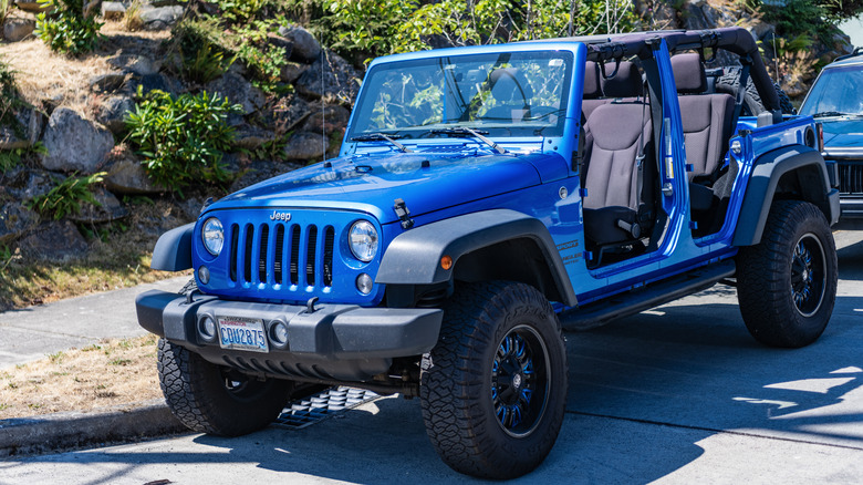 blue jeep wrangler without doors