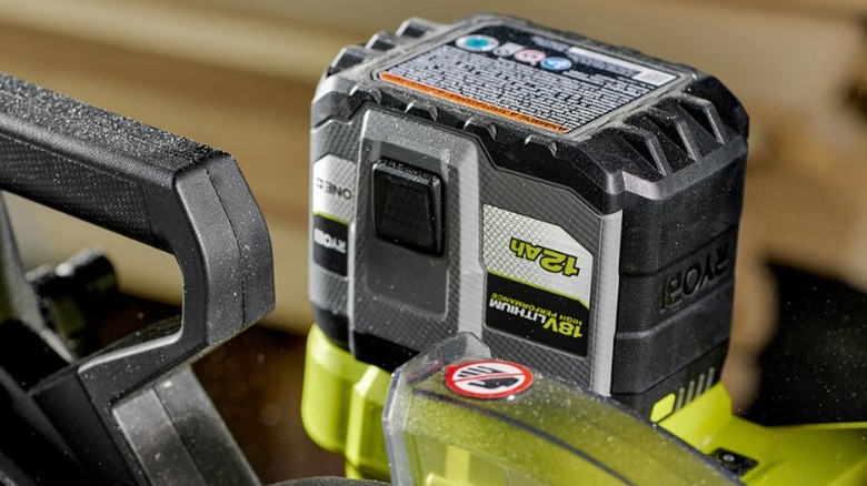 12Ah battery in saw