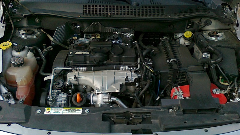 Close up of a Dodge Caliber diesel engine bay