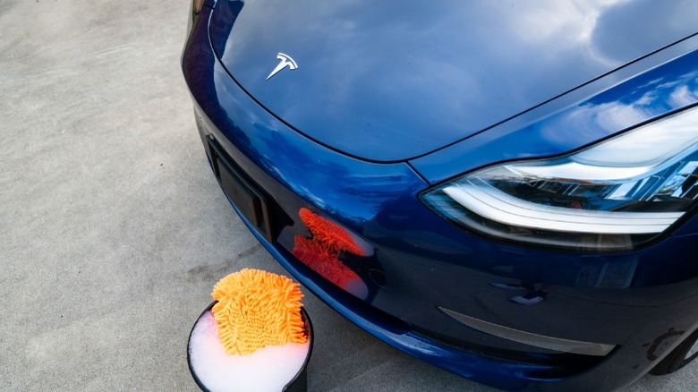 tesla car bucket handwash