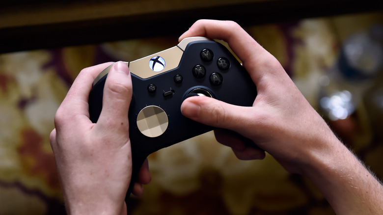 Xbox Elite Series 2 controller