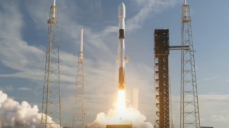 Cygnus XL taking off