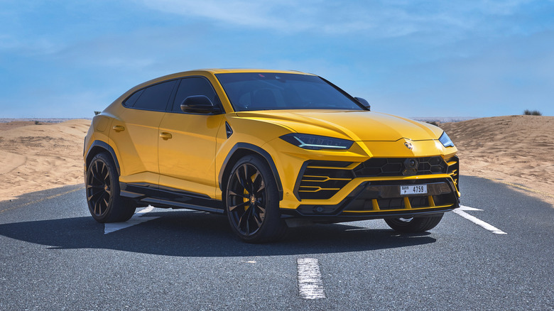 Lamborghini Urus in the desert