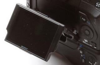 Sony A300 digital-SLR rumored rear-panel