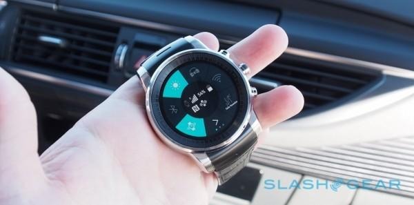 audi-open-webos-wear-smartwatch-live-ces-2015-9-600x297