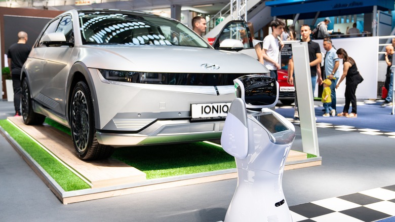 hyundai ioniq 5 car show display