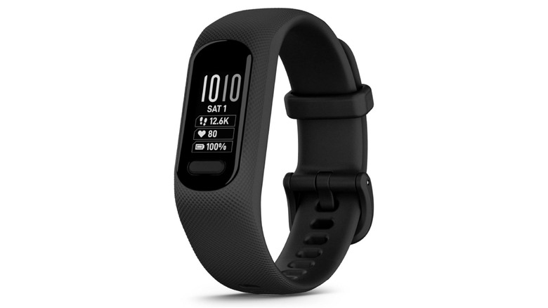 The Garmin vivosmart 5 fitness tracker.