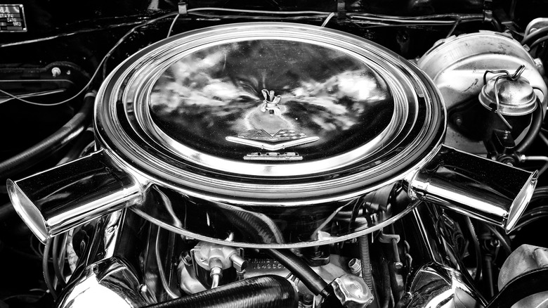 Chevrolet 409 V8 air cleaner housing closeup