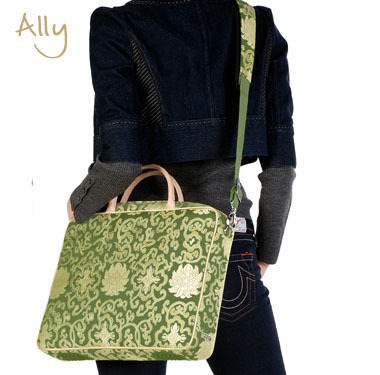 green Abbi New York laptop case