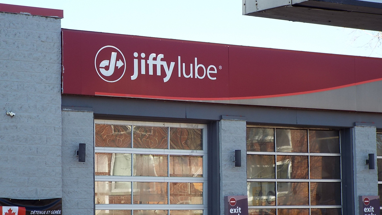 Chicago Drivers Share Their Oil Change Horror Stories From This Popular Service Center