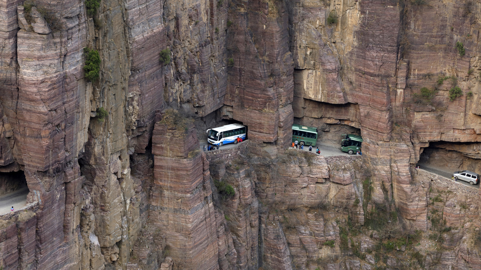 This Dangerous Road In China Will Make You Wish For Your Normal Traffic Jam