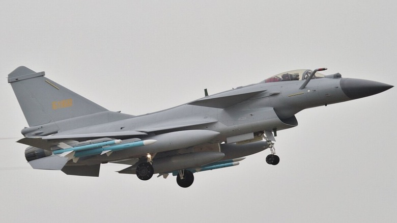 Chinese J-10B plane in flight.