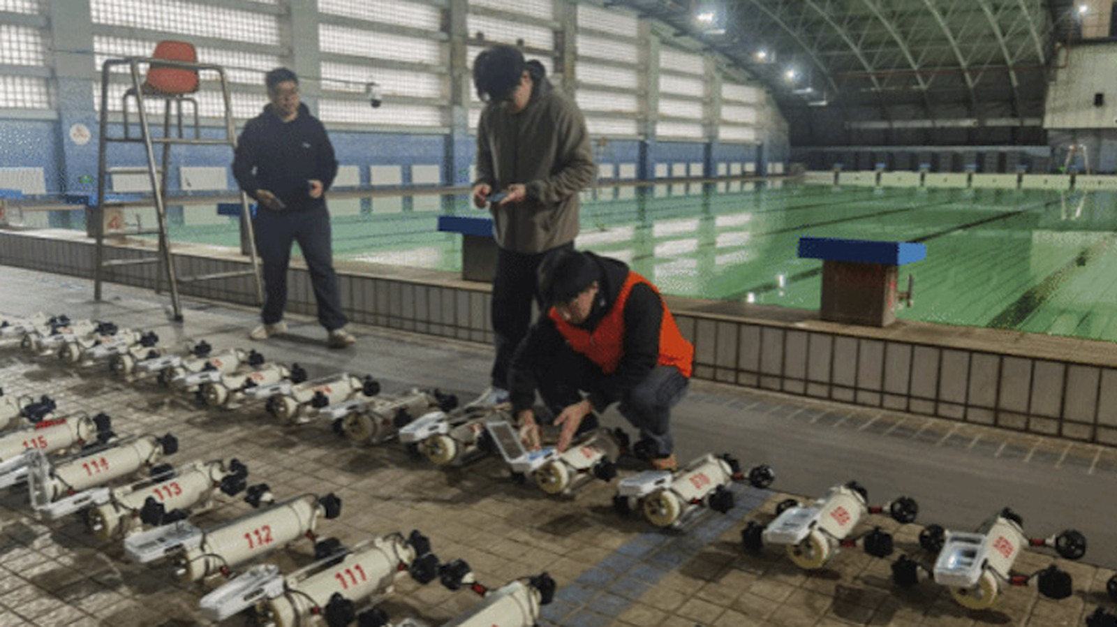 slashgear.com - Nate Williams - Chinese Team Earns New World Record Using A Swarm Of More Than A Hundred Drones