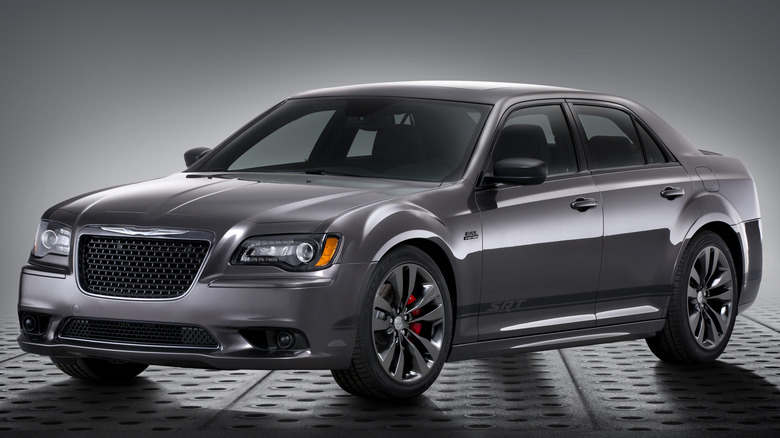 Chrysler 300 SRT front-end