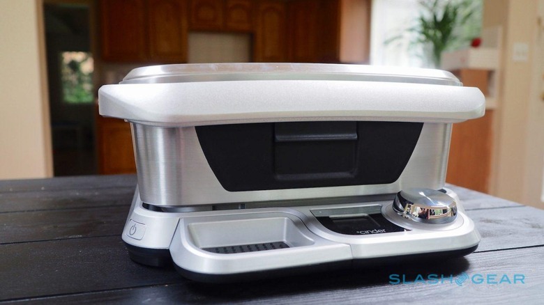 https://www.slashgear.com/img/gallery/cinder-grill-review-sous-vides-even-geekier-rival/cinder-grill-review-2-1280x720.jpg
