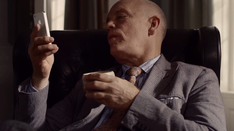 John Malkovich talks to Siri