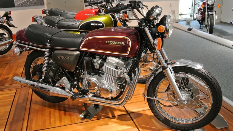 Classic Hondas in the Showroom