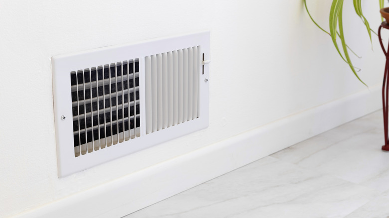 Supply air vent placed near the floor