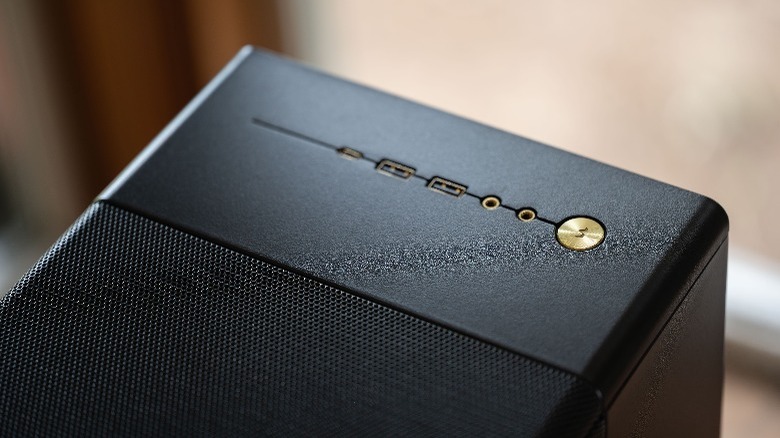 Cobratype Elevate Legend Limited power button and ports