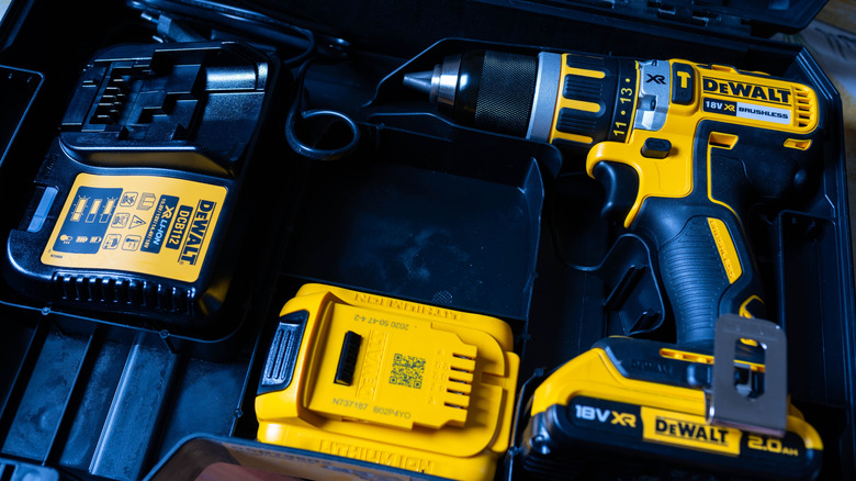 DeWalt cordless impact drill screwdriver with two batteries and charger