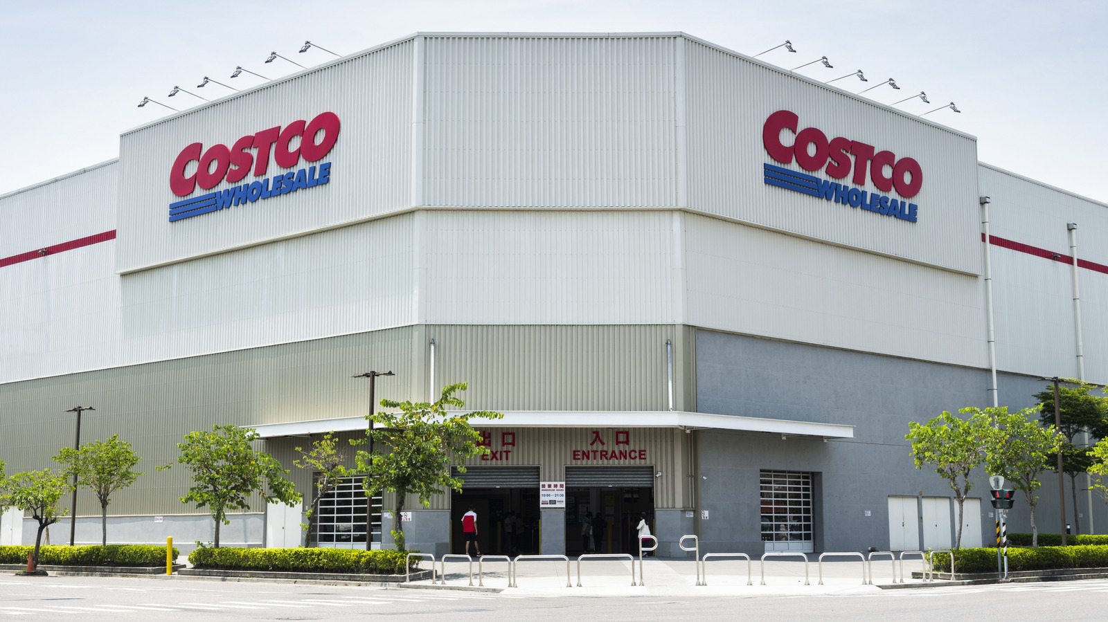 Common Mistakes Almost Everyone Makes When Shopping At Costco
