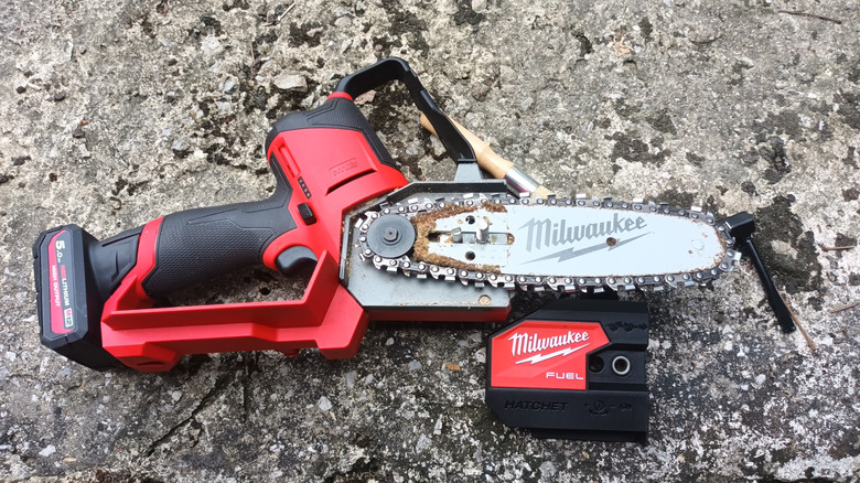Milwaukee M12 saw