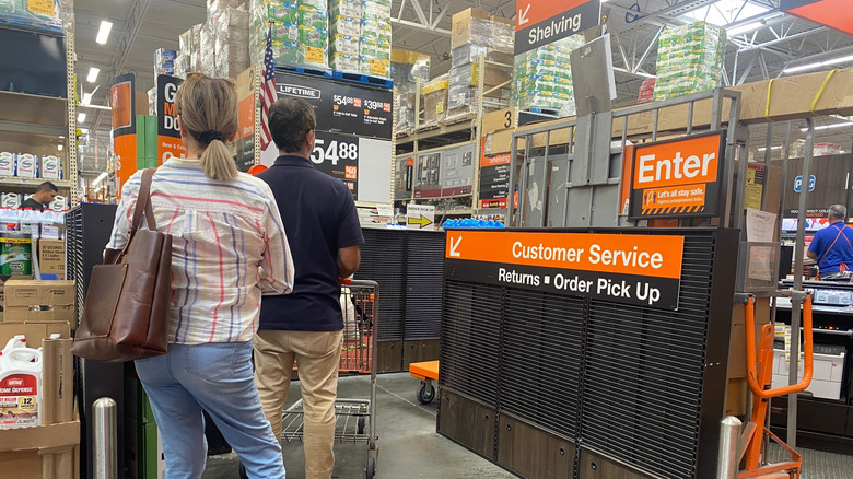 Home Depot line for return