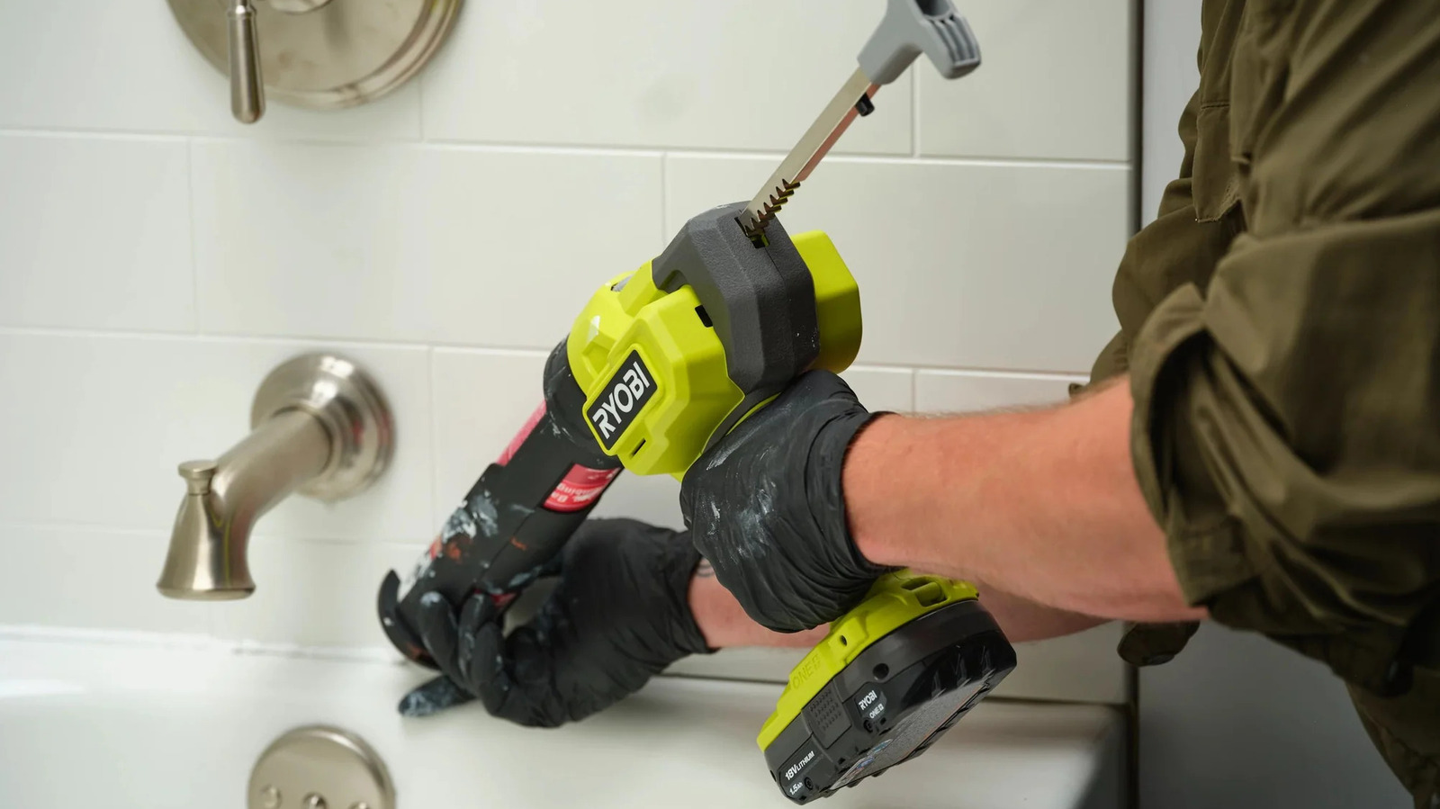 Common Problems With Ryobi Caulk Guns (And How To Fix Them)