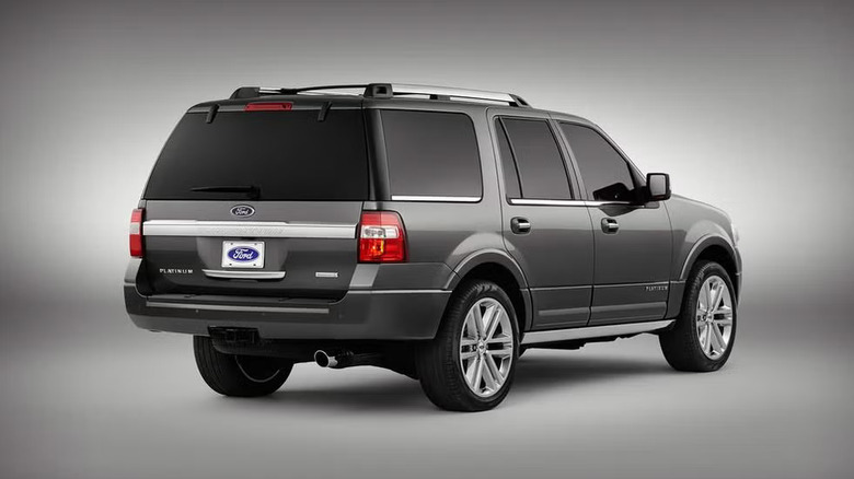 2015 Ford Expedition Platinum EcoBoost with exhaust visible