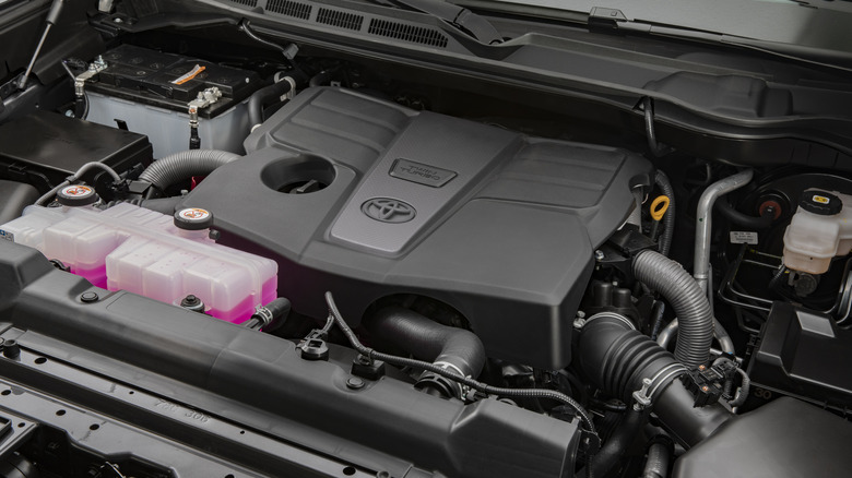 Close up shot of the Toyota Tundra engine bay with the V6 twin turbo engine.