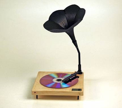 record player combined with cd player