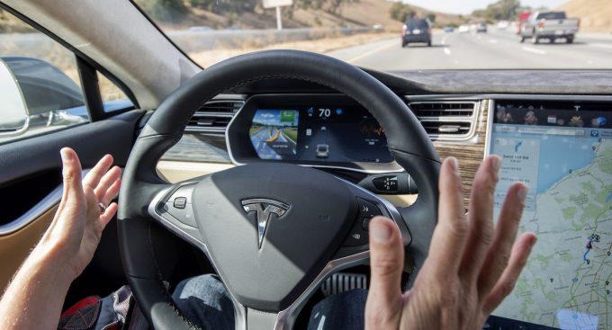 Consumer Reports wants Tesla to rename & disable Autopilot until it's safer