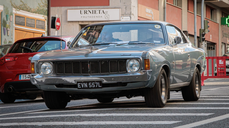Yellow Australia tin license plate