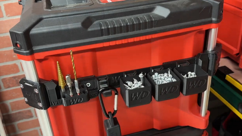 Clip and rail storage