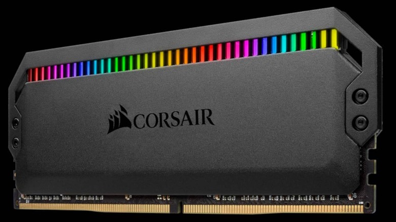 Corsair Dominator Platinum RGB RAM Crams 12 LEDs In A Single DDR4 Stick ...