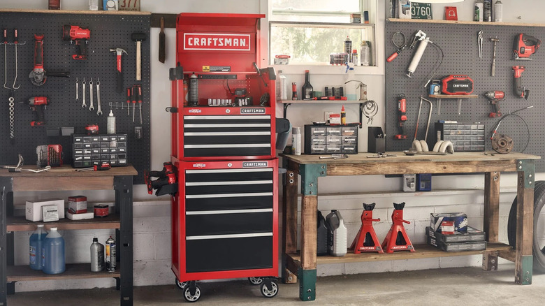 Craftsman S2000 tool chest in a workshop