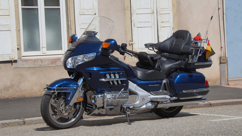 Blue Honda Gold Wing parked on French street