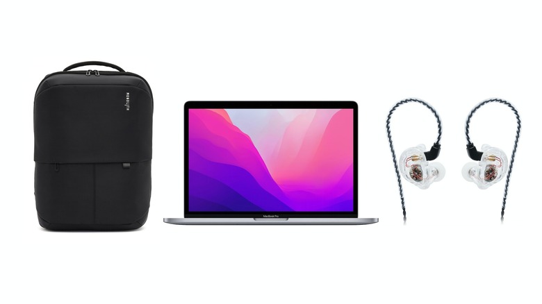 DealDash's M2 MacBook Pro bundle